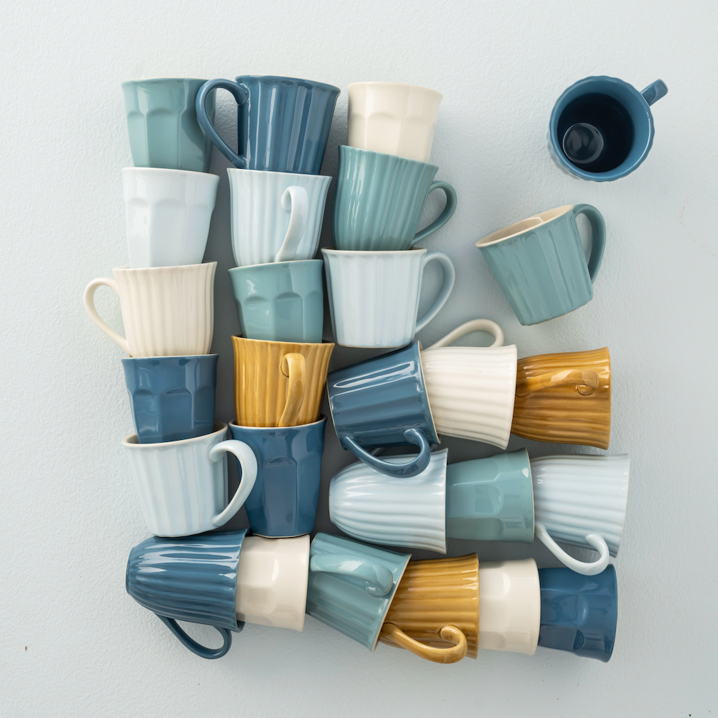 Mug with grooves